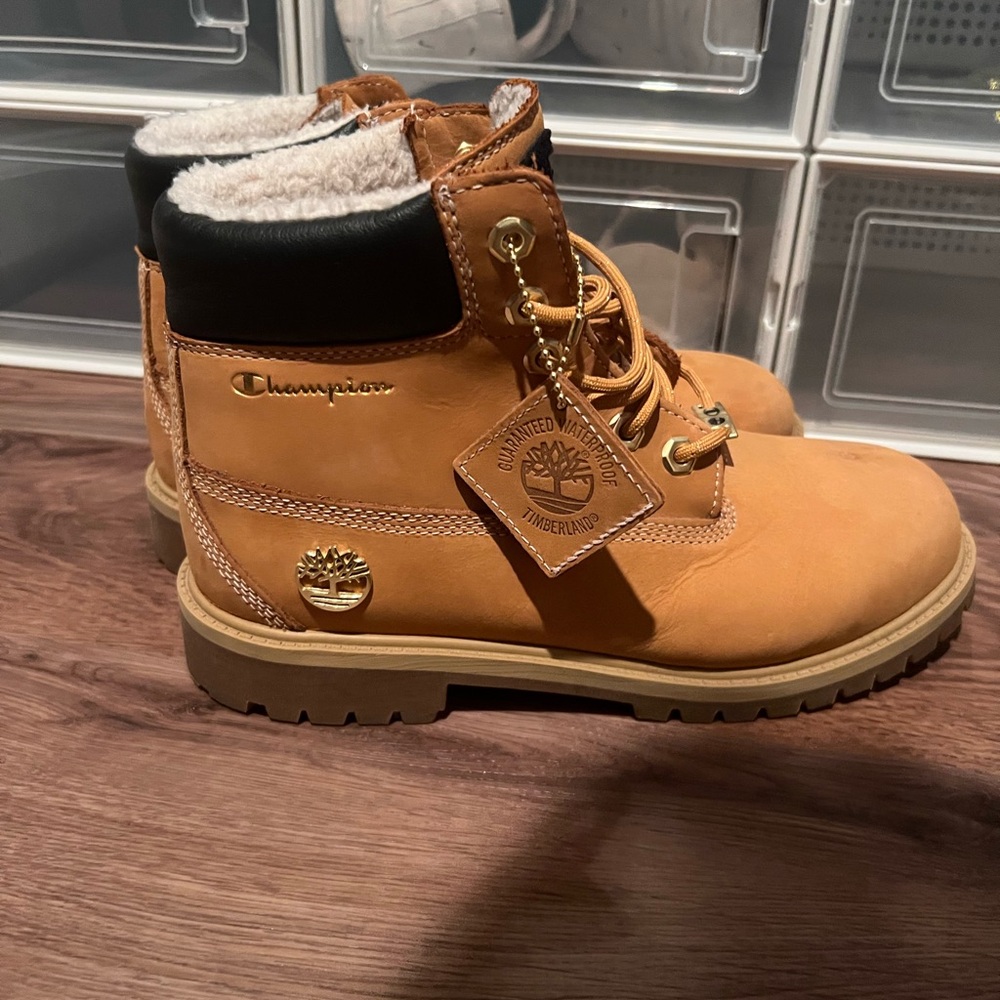 Timberland Wheat Tan Lace-Up Shearling Collar Women's Boots